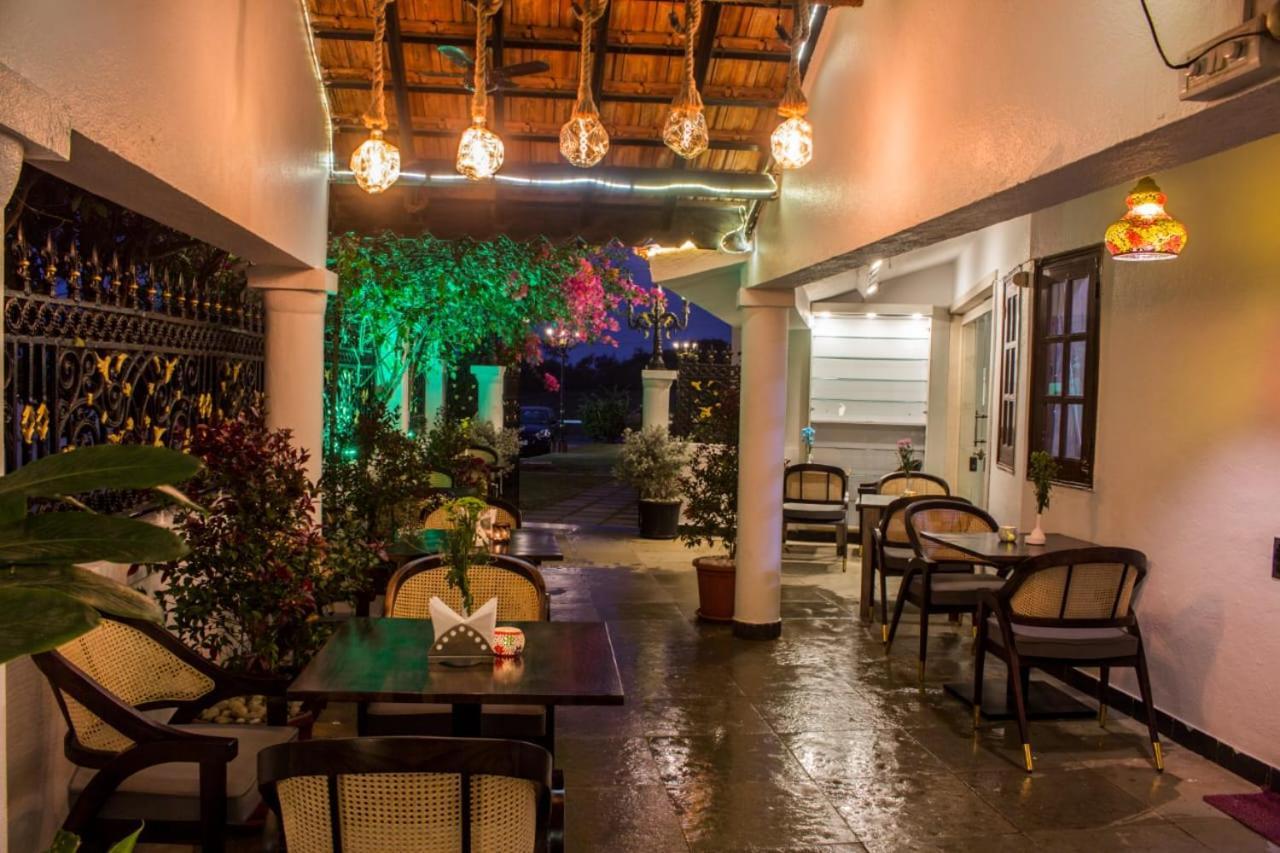 Shikara Beach Resort Cavelossim Exterior photo