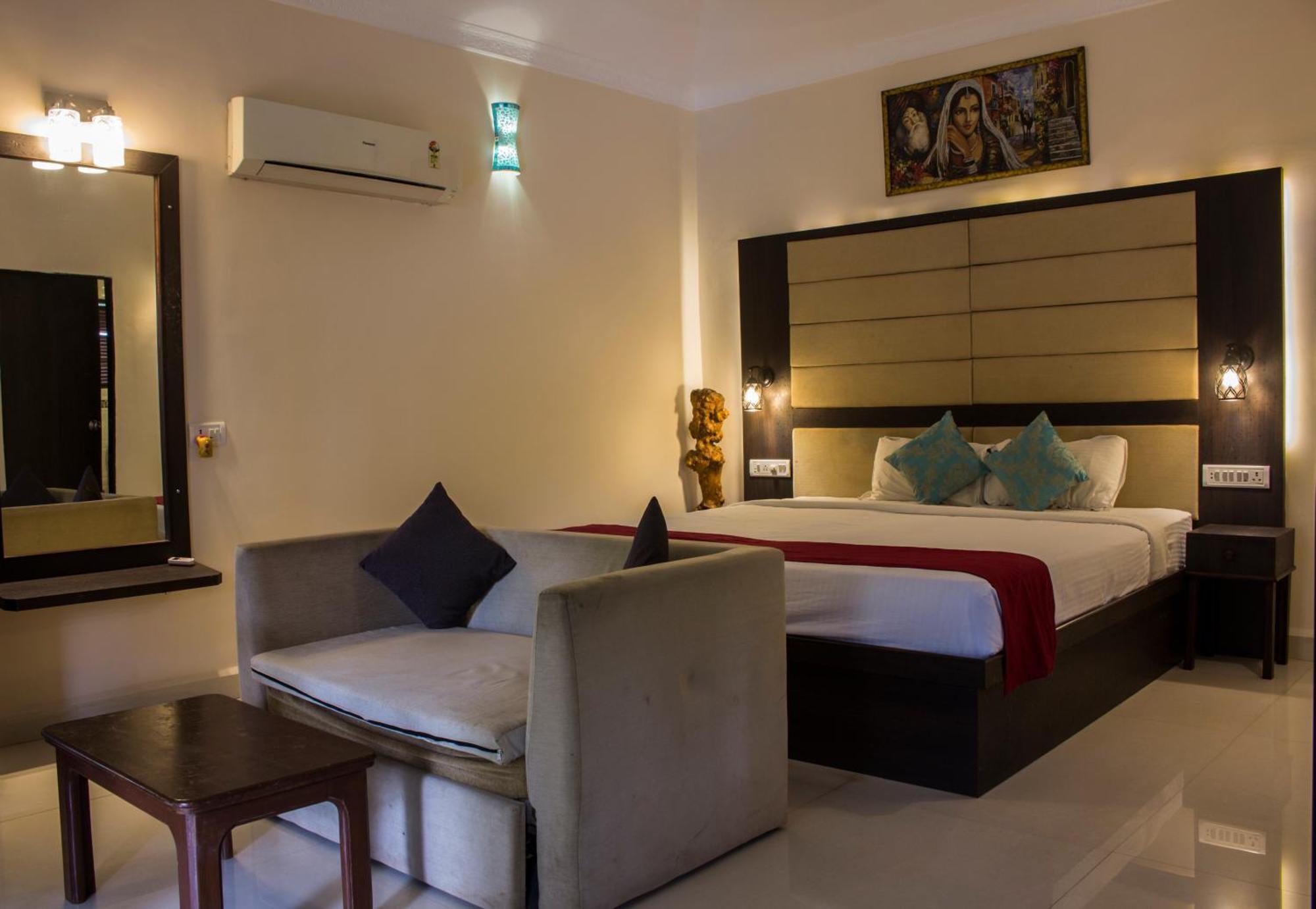 Shikara Beach Resort Cavelossim Exterior photo