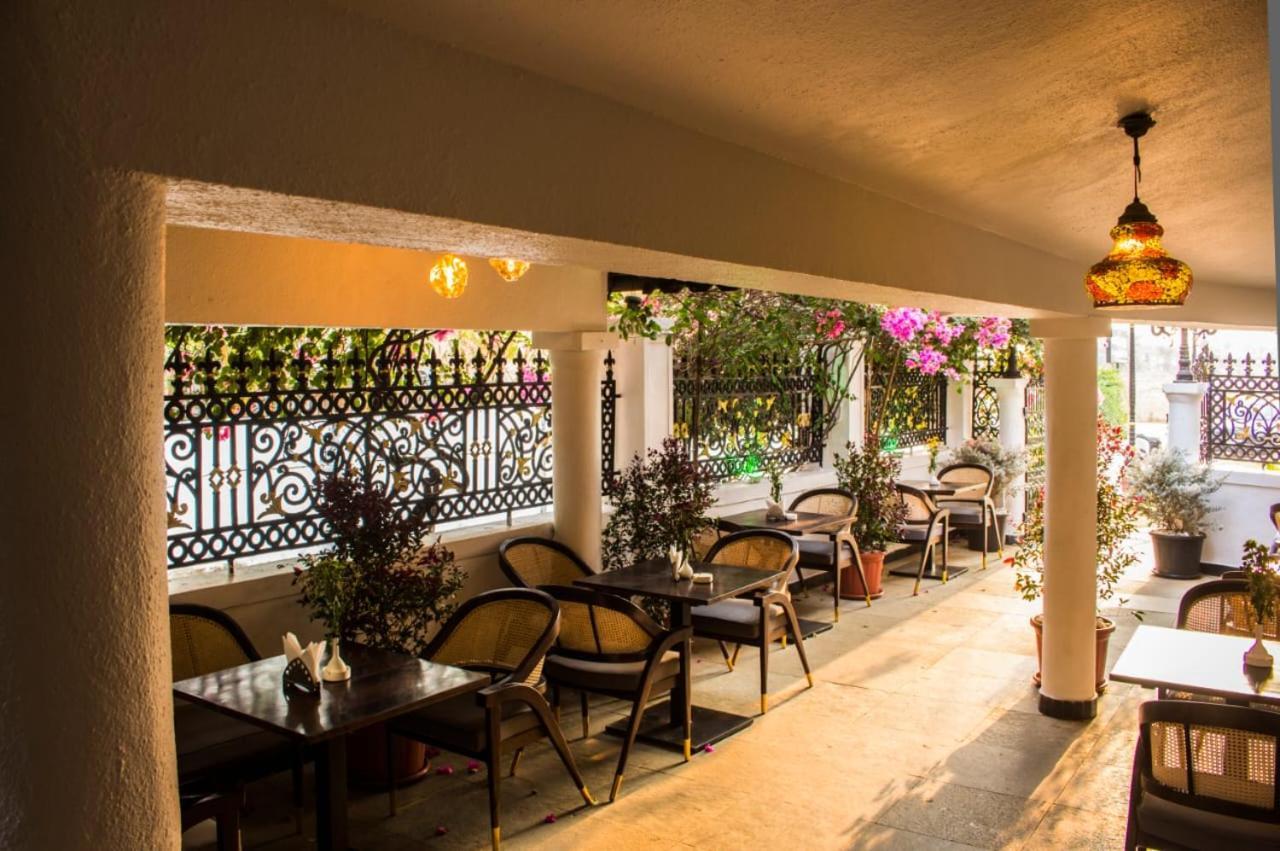 Shikara Beach Resort Cavelossim Exterior photo