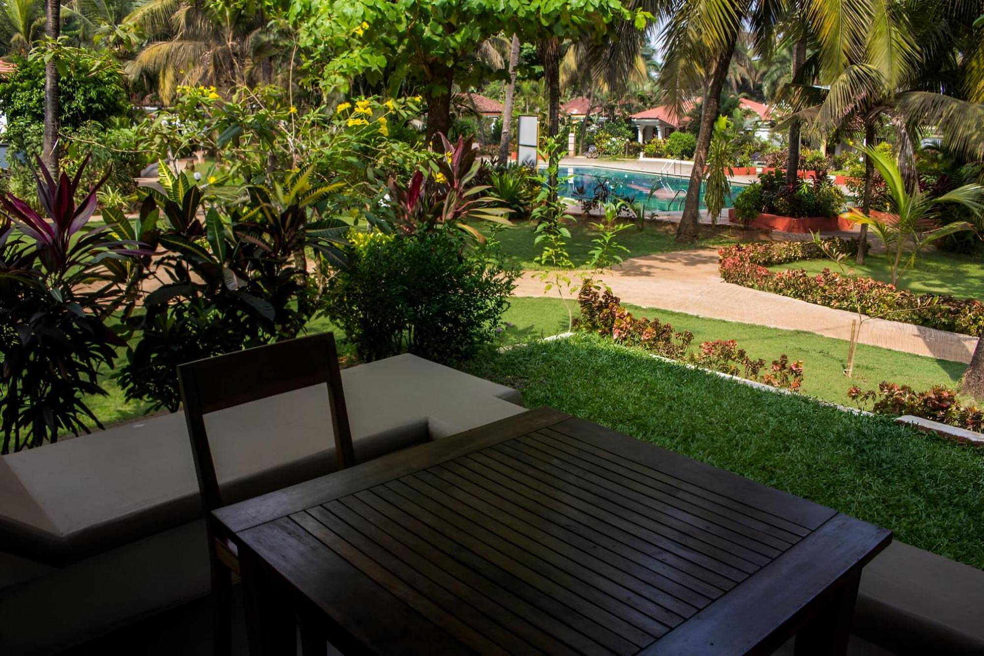 Shikara Beach Resort Cavelossim Exterior photo