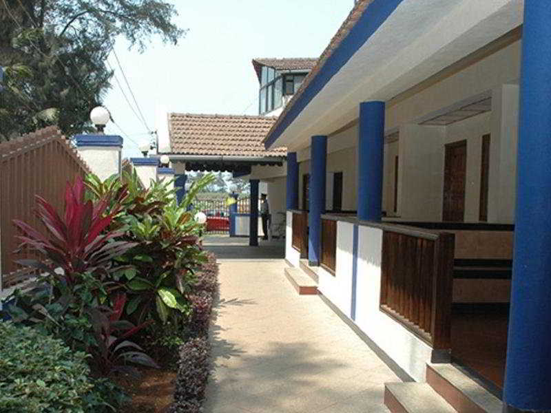 Shikara Beach Resort Cavelossim Exterior photo