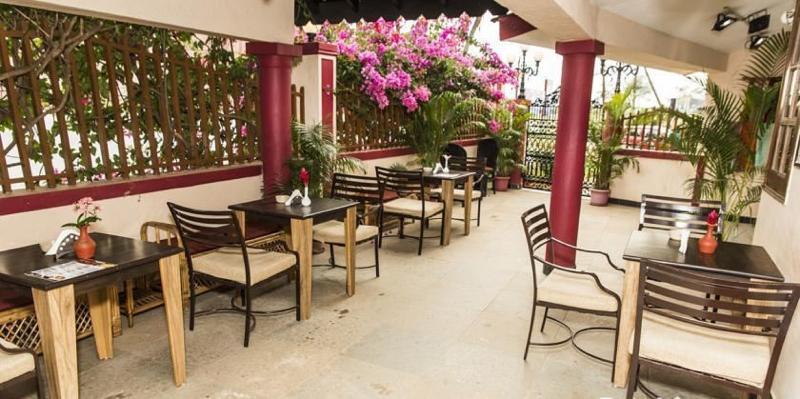 Shikara Beach Resort Cavelossim Exterior photo