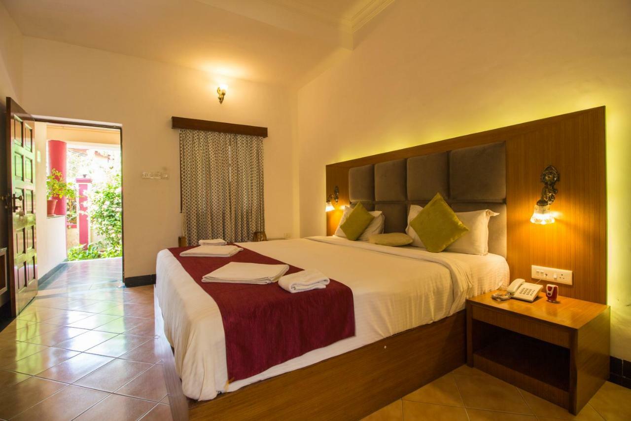 Shikara Beach Resort Cavelossim Exterior photo