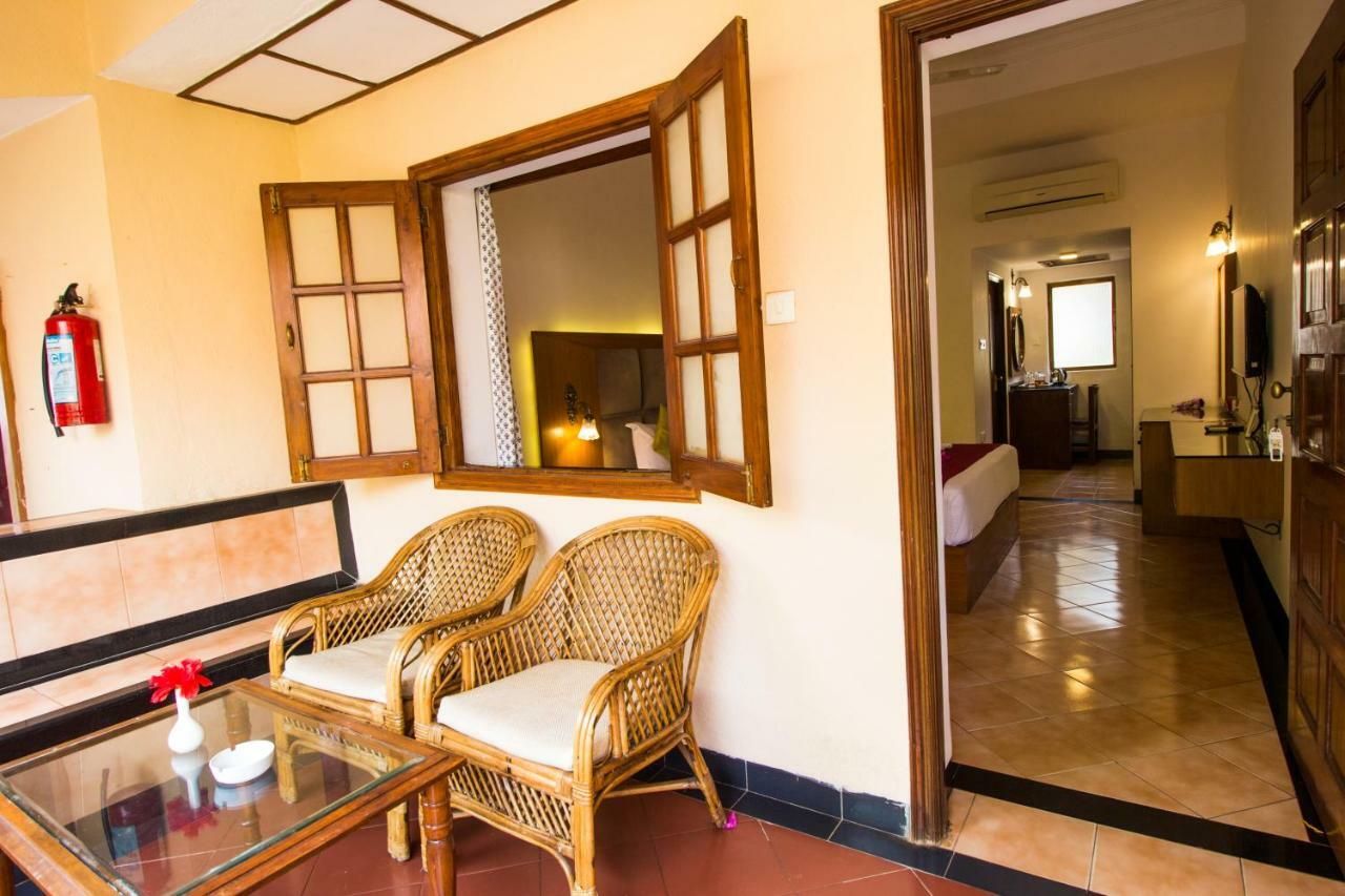 Shikara Beach Resort Cavelossim Exterior photo