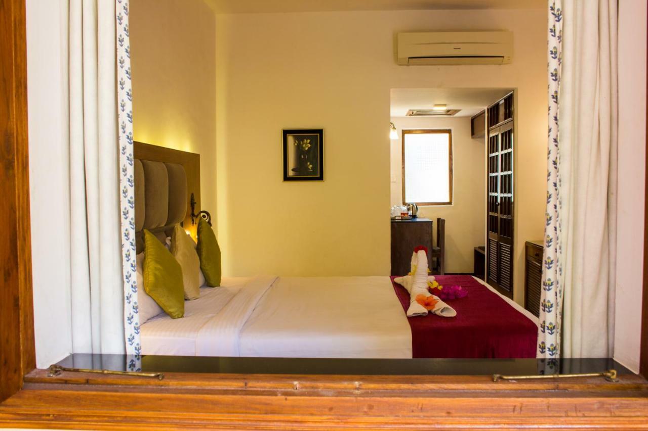Shikara Beach Resort Cavelossim Exterior photo