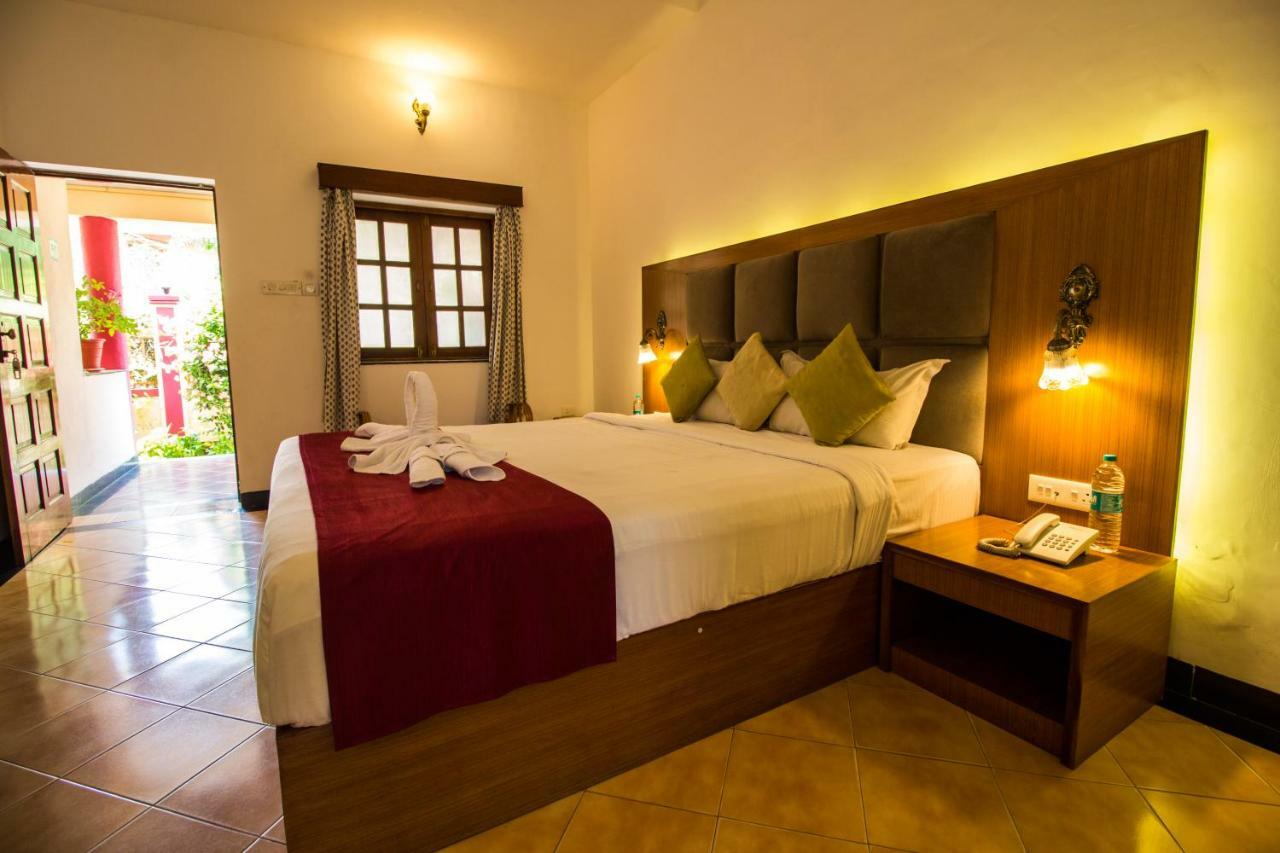 Shikara Beach Resort Cavelossim Exterior photo