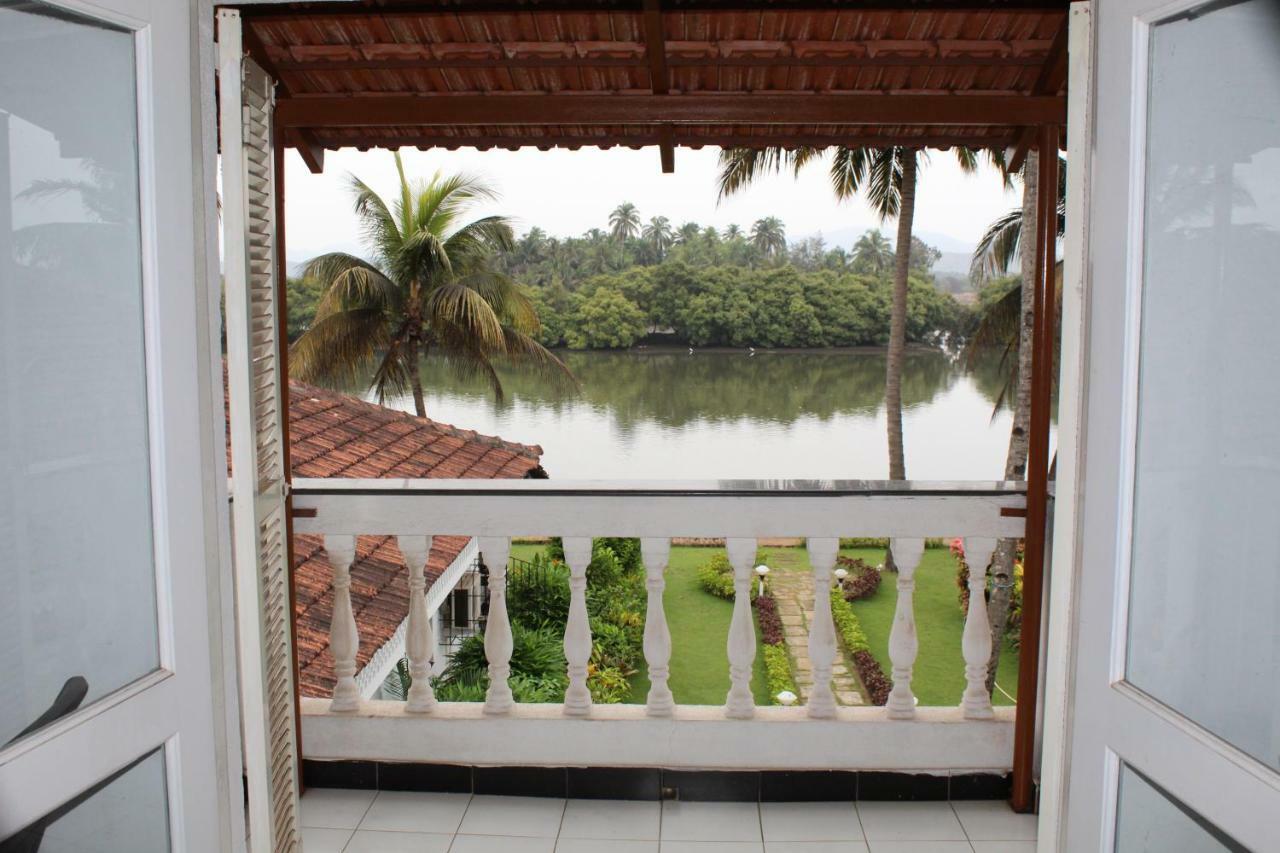Shikara Beach Resort Cavelossim Exterior photo